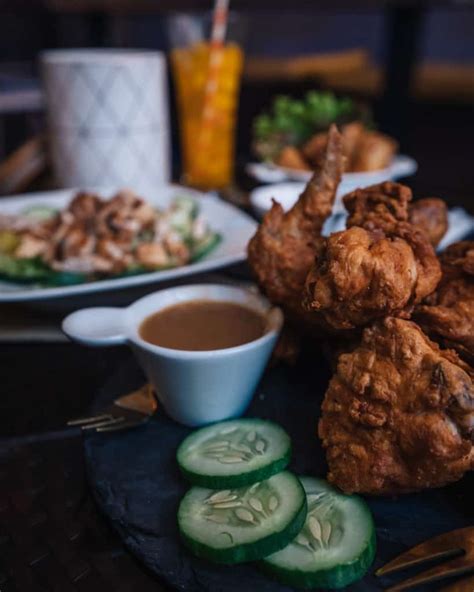 WHERE TO EAT IN DUMAGUETE: 8 Best .